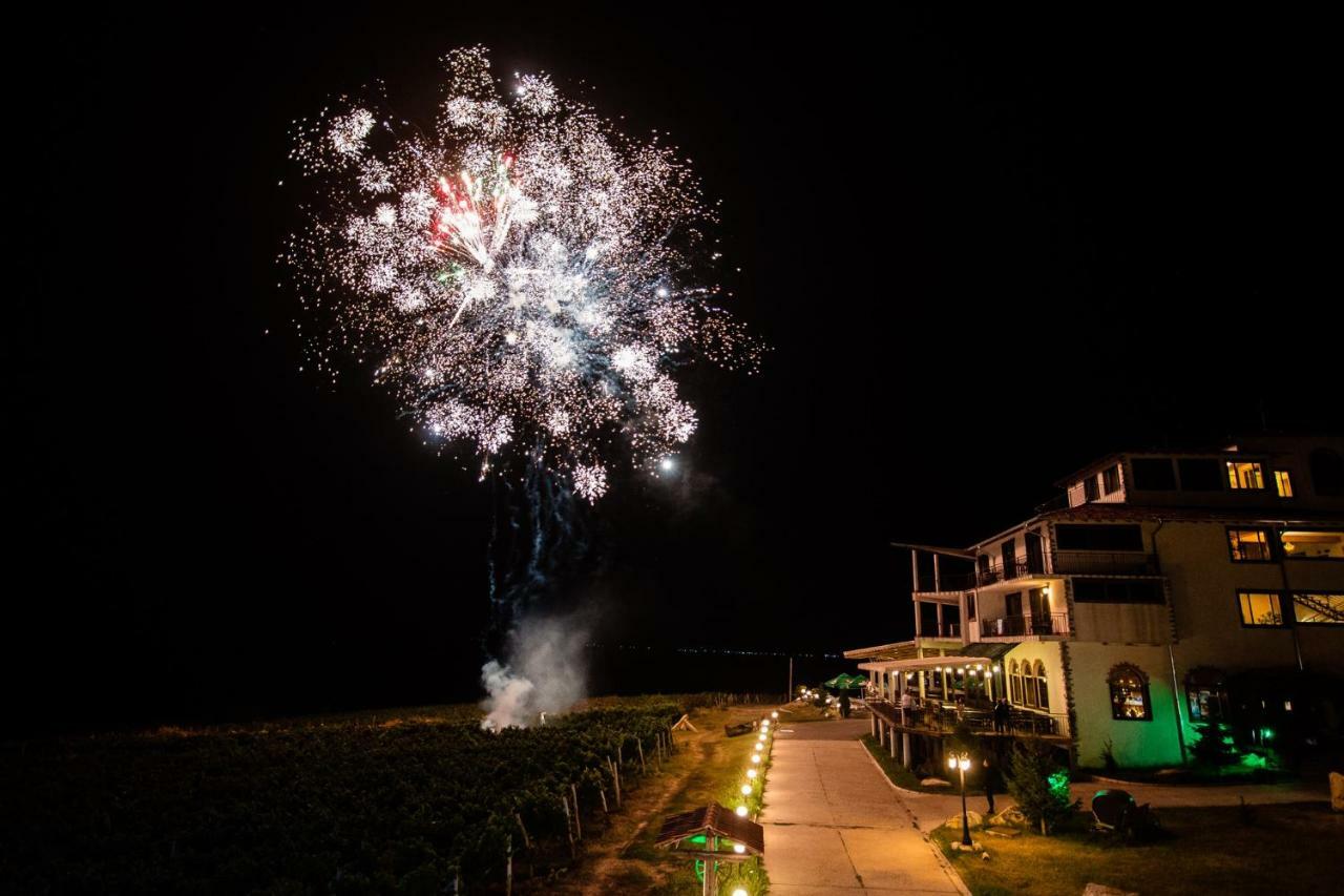 Seven Generations Winery Hotel Mechka Ngoại thất bức ảnh
